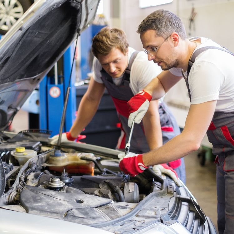 خدمات كهرباء السيارات المتخصصة في جدة